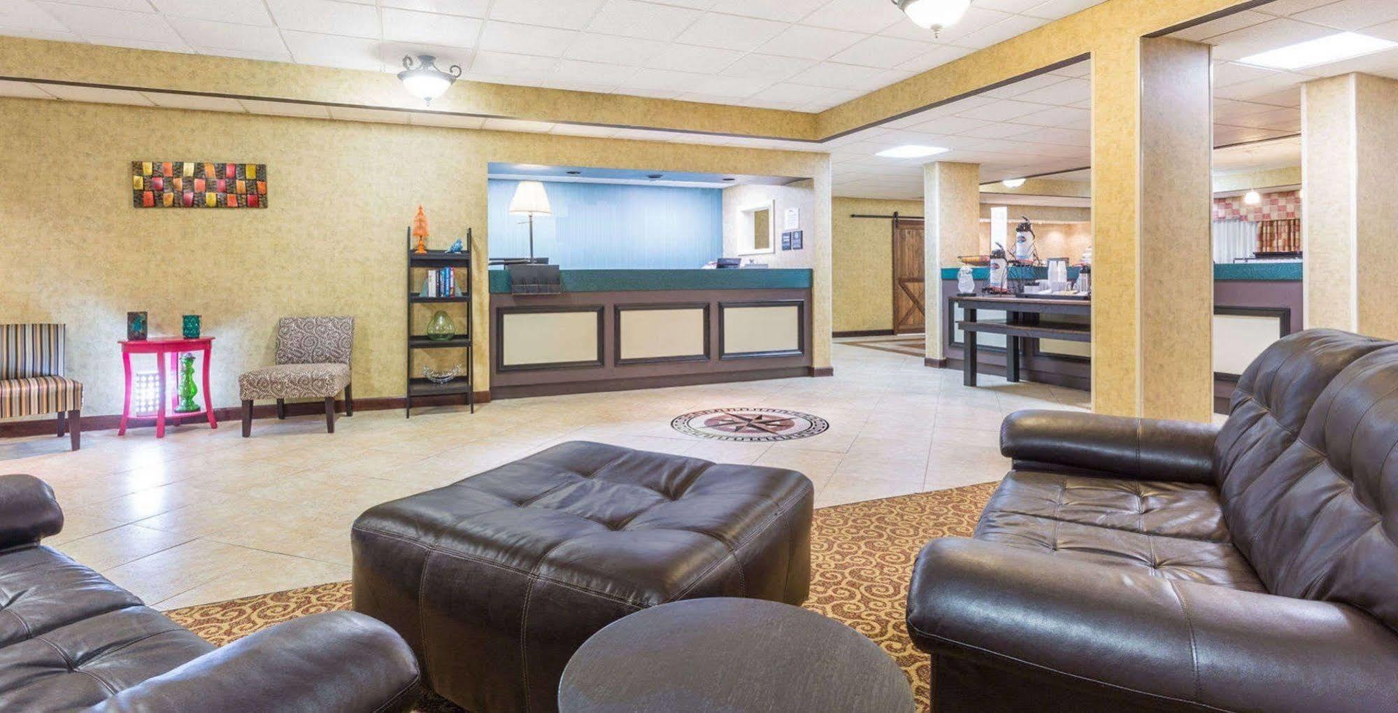 Rome Inn And Suites Exterior foto